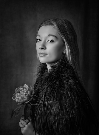 Bella Feathers BW