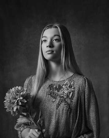 Bella Flower BW